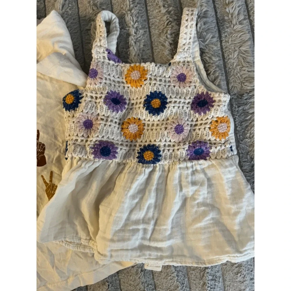 Bundle Zara Kids Crochet Floral Top & Polished Prints Peace Sign Tee 4T 4-5Y